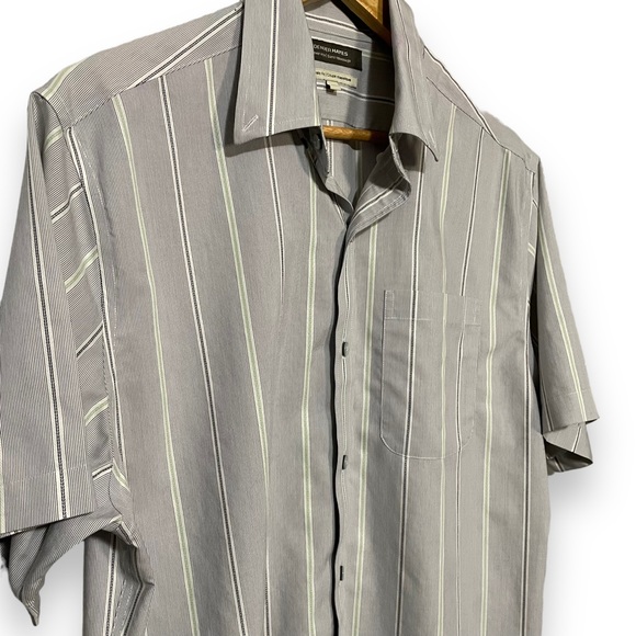 Denver Hayes Never Iron Button‎ Up short sleeve top - Picture 4 of 8